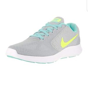 Nike Revolution 3- Womens SZ 11